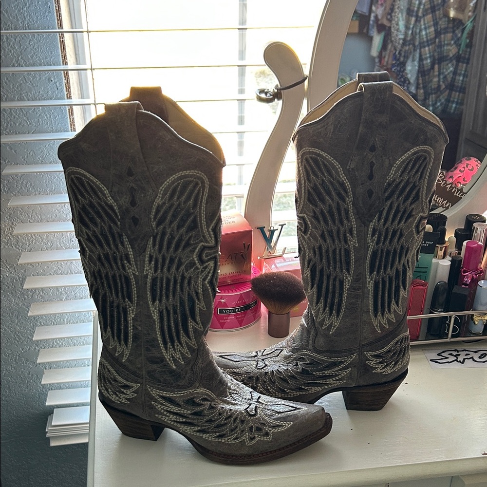 Corral Brown Heeled Boots with Wing Design